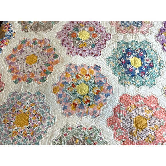 1930s Grandmothers Flower Garden quilt flowers novelty prints Full size - Picture 3 of 10